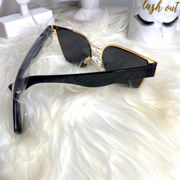 Sunglasses - Picture 7 of 7